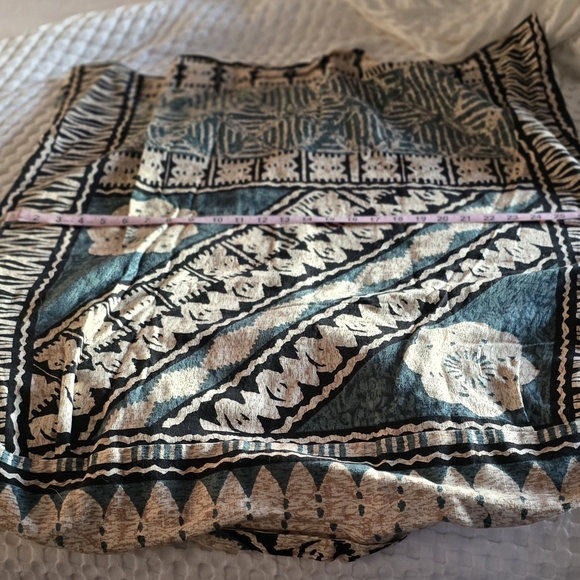 Hilo Hattie Hawaiian Original Men's Casual Button Down Shirt - Black and Brown - Picture 2 of 3